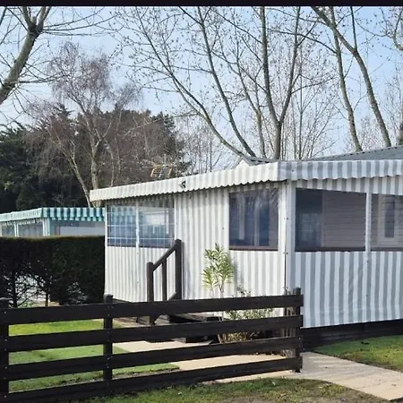 Mobil-home Cosy Avec Terrasse Et Jardin Privatif