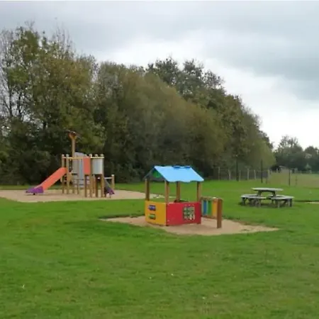 Parque de Campismo Mobil-home Cosy Avec Terrasse Et Jardin Privatif